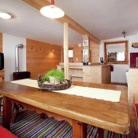 בקתה Lovely Chalet In With Private Terrace
