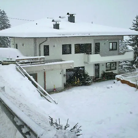 בקתה Lovely Chalet In With Private Terrace
