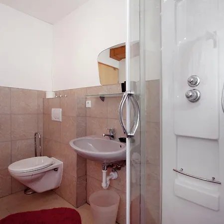 Lovely Chalet In With Private Terrace היפאך