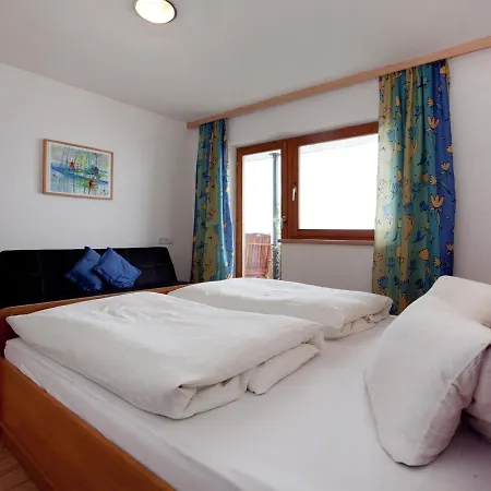 Σαλέ Lovely Chalet In With Private Terrace Hippach